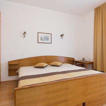 Apartment & Room Dinka, Krk Krk Town Camera foto