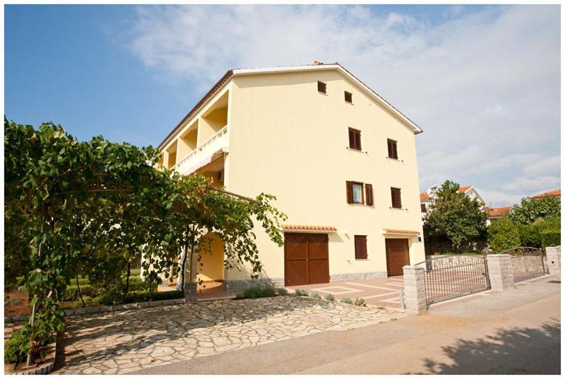 Apartment & Room Dinka, Krk Krk Town Esterno foto