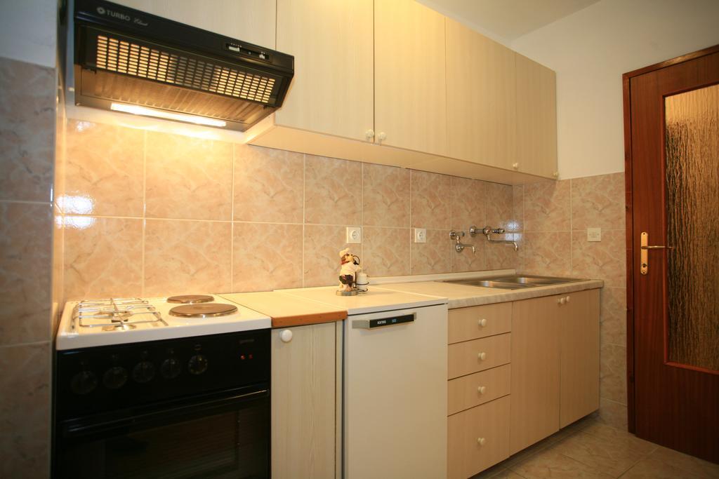 Apartment & Room Dinka, Krk Krk Town Esterno foto