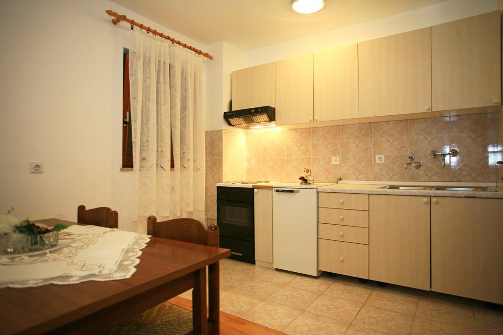 Apartment & Room Dinka, Krk Krk Town Esterno foto